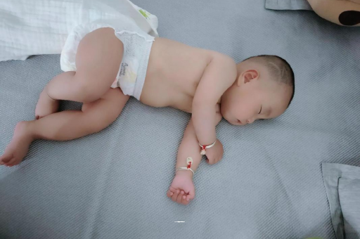 辽宁宝宝几个月可以吃水果
